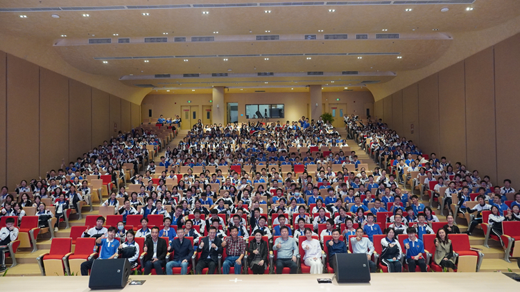 有片 | 香港內(nèi)地文學名家與深圳學子共讀共談 深二實大講堂名家點亮校園