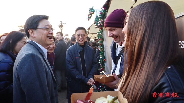 李家超：長(zhǎng)假期外遊是港人生活習(xí)慣 留港市民仍是龐大消費(fèi)群