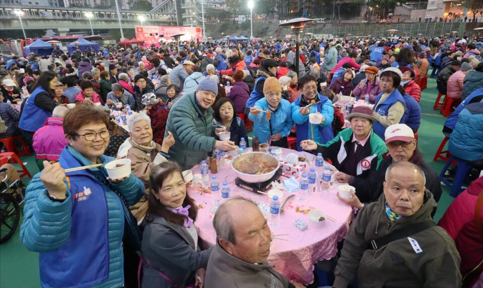 黃大仙新春團(tuán)年飯?bào)坶_280席  獲關(guān)愛婆婆期望舉辦更多活動(dòng)