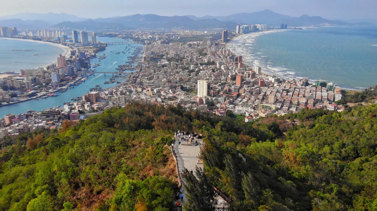 有片∣「五一」假期惠東海龜灣景區(qū)及周邊區(qū)域?qū)嵤┡R時(shí)交通管理