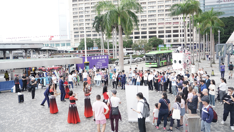 有片 | 「廣西三月三」走進香港景區(qū) 市民零距離感受桂風壯韻