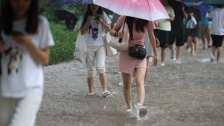 深圳市擴(kuò)展分區(qū)暴雨黃色預(yù)警信號(hào)