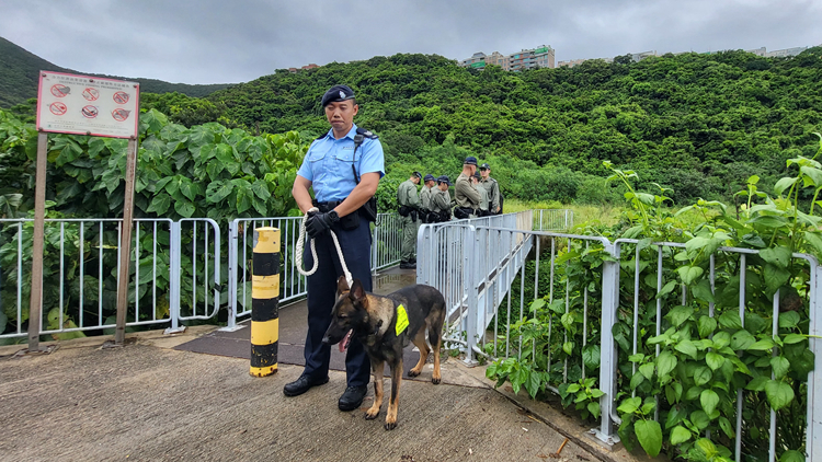 將軍澳警區(qū)進(jìn)行反爆竊演習(xí) 提升村民防罪意識(shí)