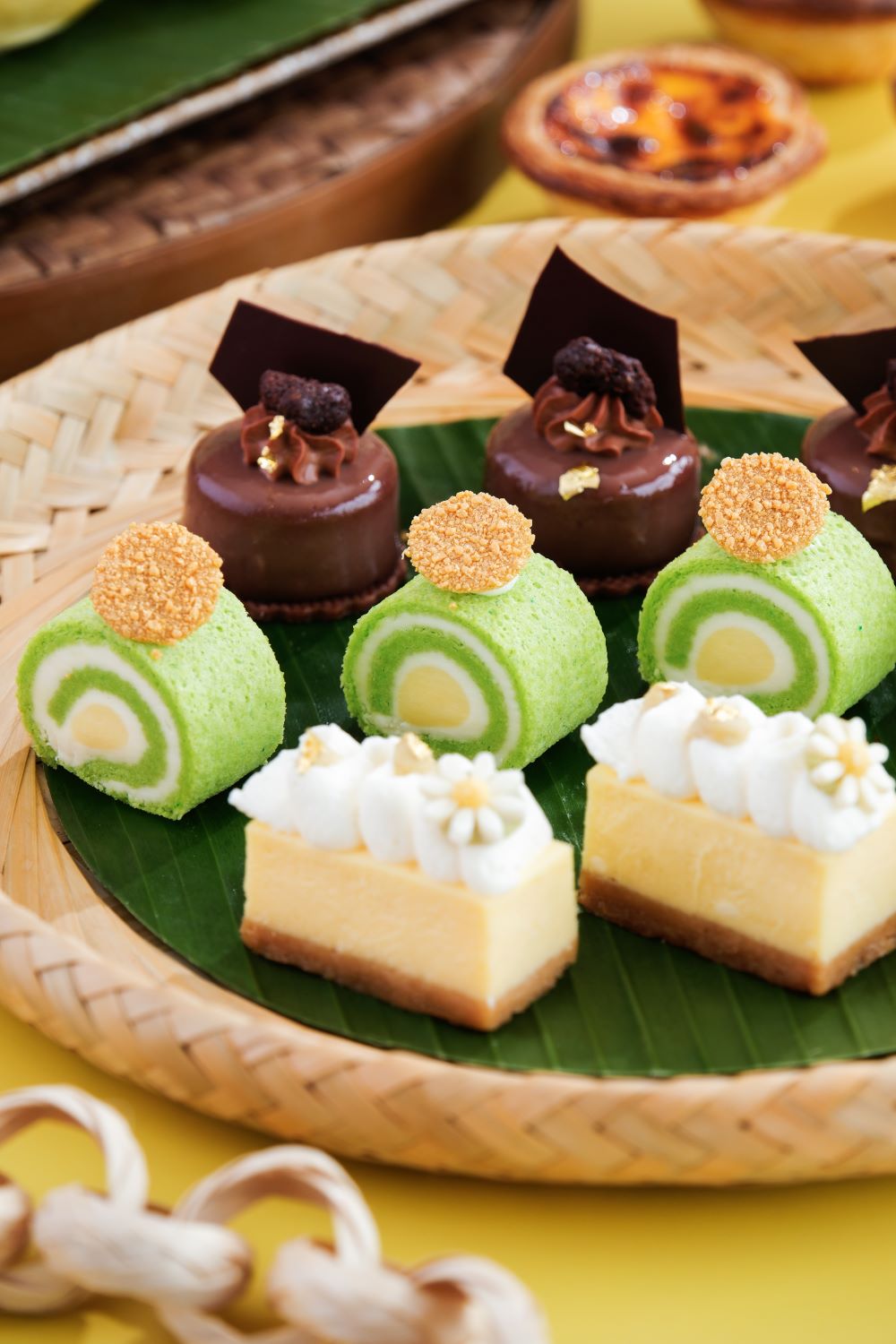 Milk Chocolate & Durian Cake, Durian Pandan Roll & Durian Cheese cake 牛奶朱古力蛋糕, 榴槤斑蘭卷 & 榴槤芝士蛋糕.jpg